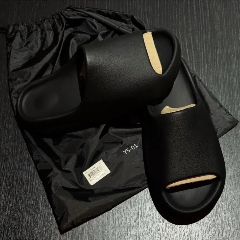 Yeezy YS01 Slide Black Mens Size 6M YS-01 Foam Sandal Slip On - Picture 5 of 5